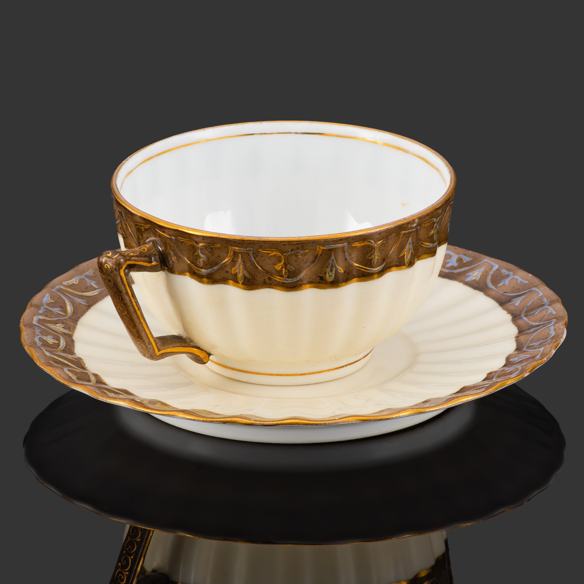 Пара чайная, украшенная орнаментальным декором, Carl Friedrich Boseck & Co.