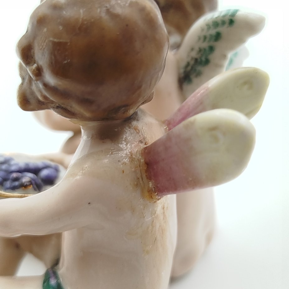 Статуэтка "Путти с виноградом", Фарфоровая мануфактура Людвигсбург