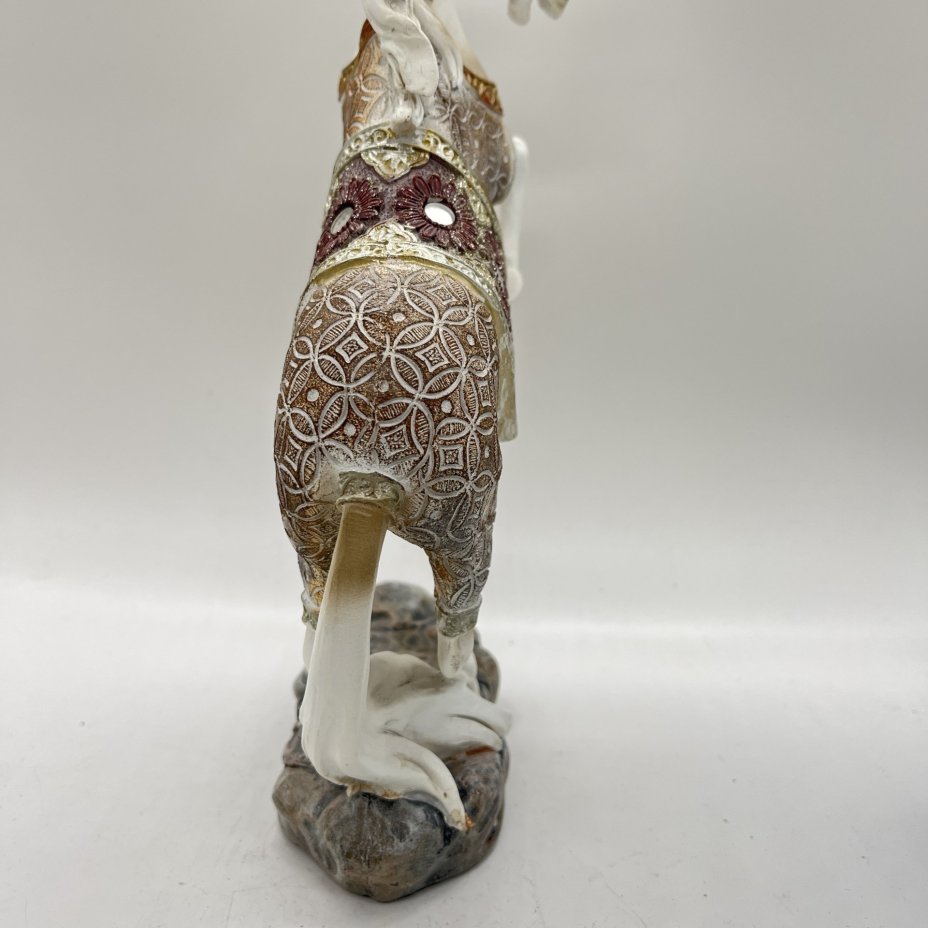 Статуэтка "Конь на дыбах" (символ года), композитный материал, золочение, Китай, 2000-2020 гг.