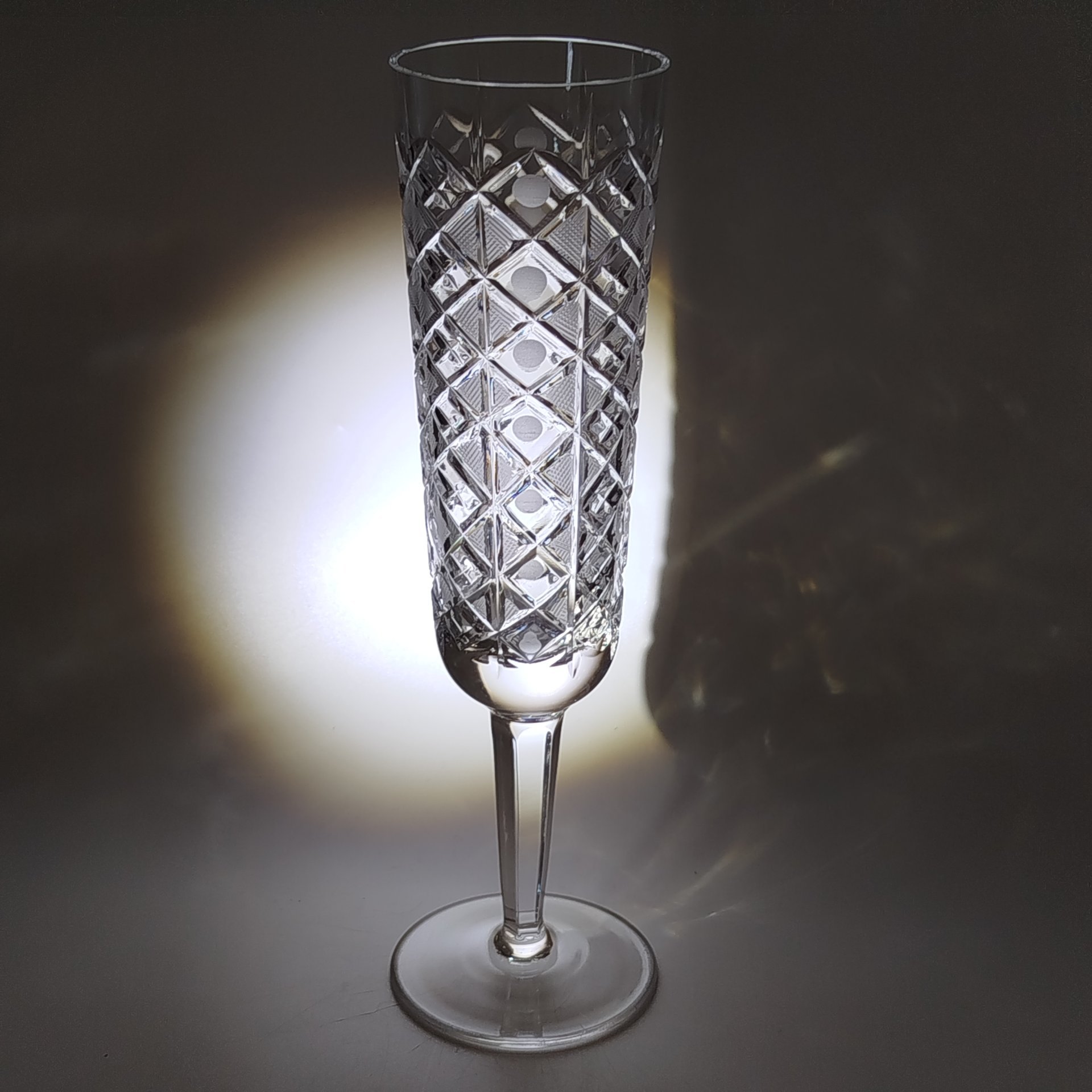 Фужер с рельефным геометрическим декором, хрусталь, алмазная грань, матирование, СССР, 1970-1990 гг.