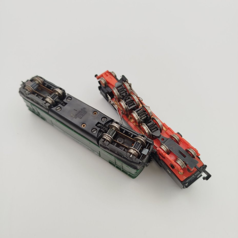 Модели железнодорожные паровоза "BR 65" и электровоза "BB9210", пластик, металл, Piko, ГДР, 1980-1989 гг., Piko