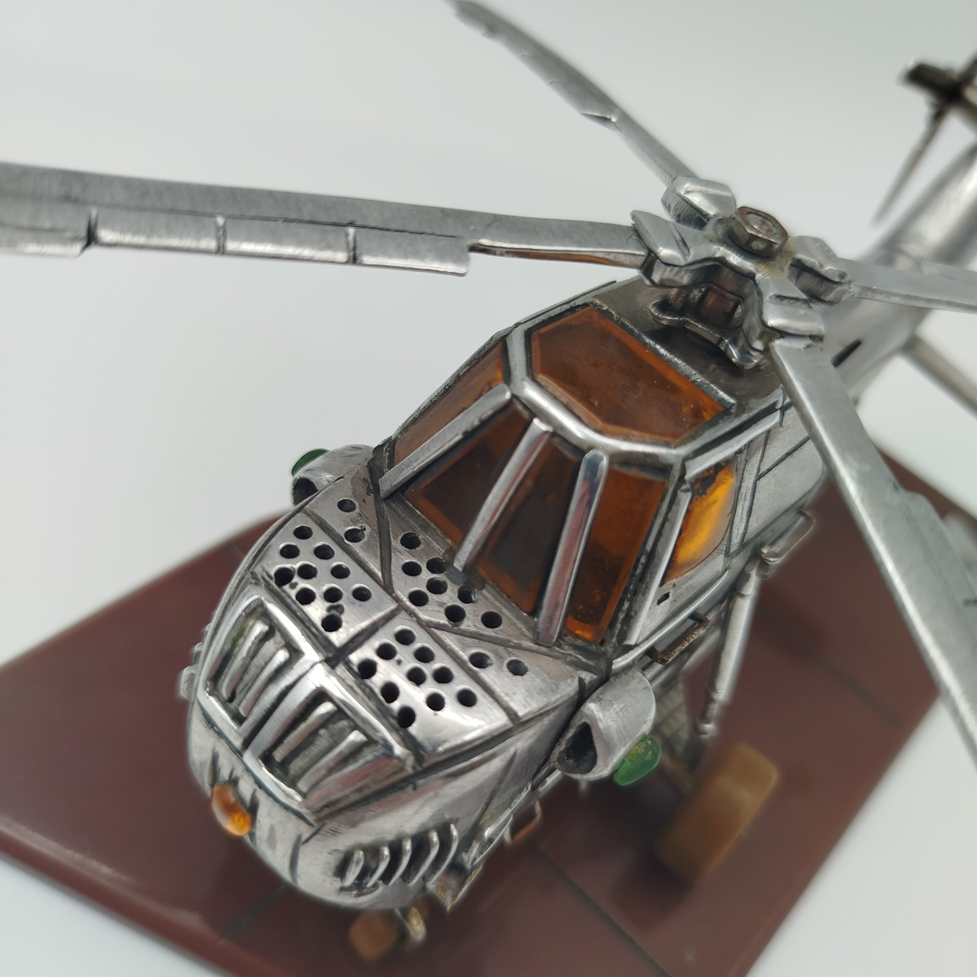 Можель вертолёта "Ми-4"