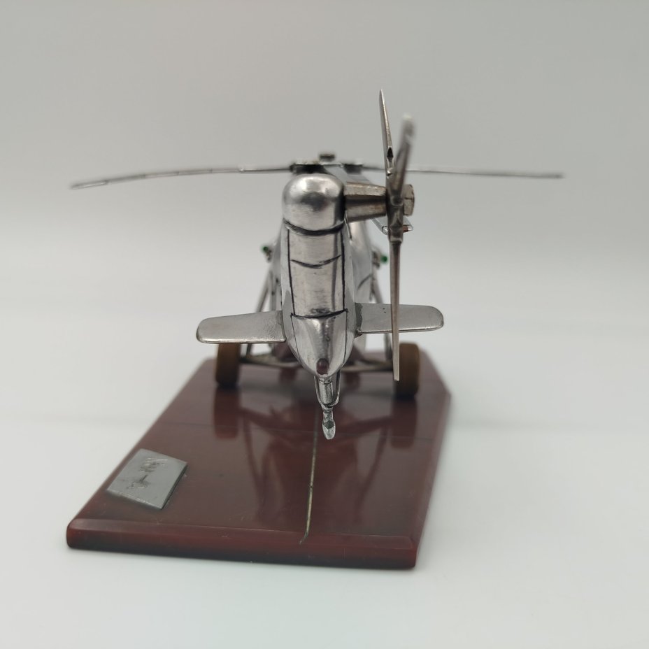 Можель вертолёта "Ми-4"