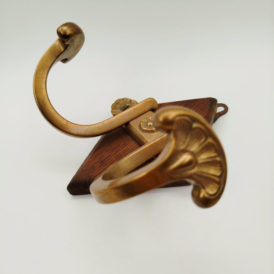 Вешалка (крючок)