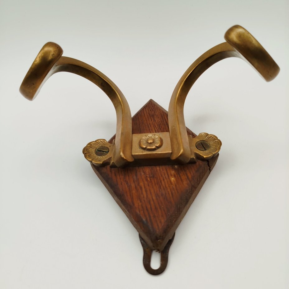 Вешалка (крючок)