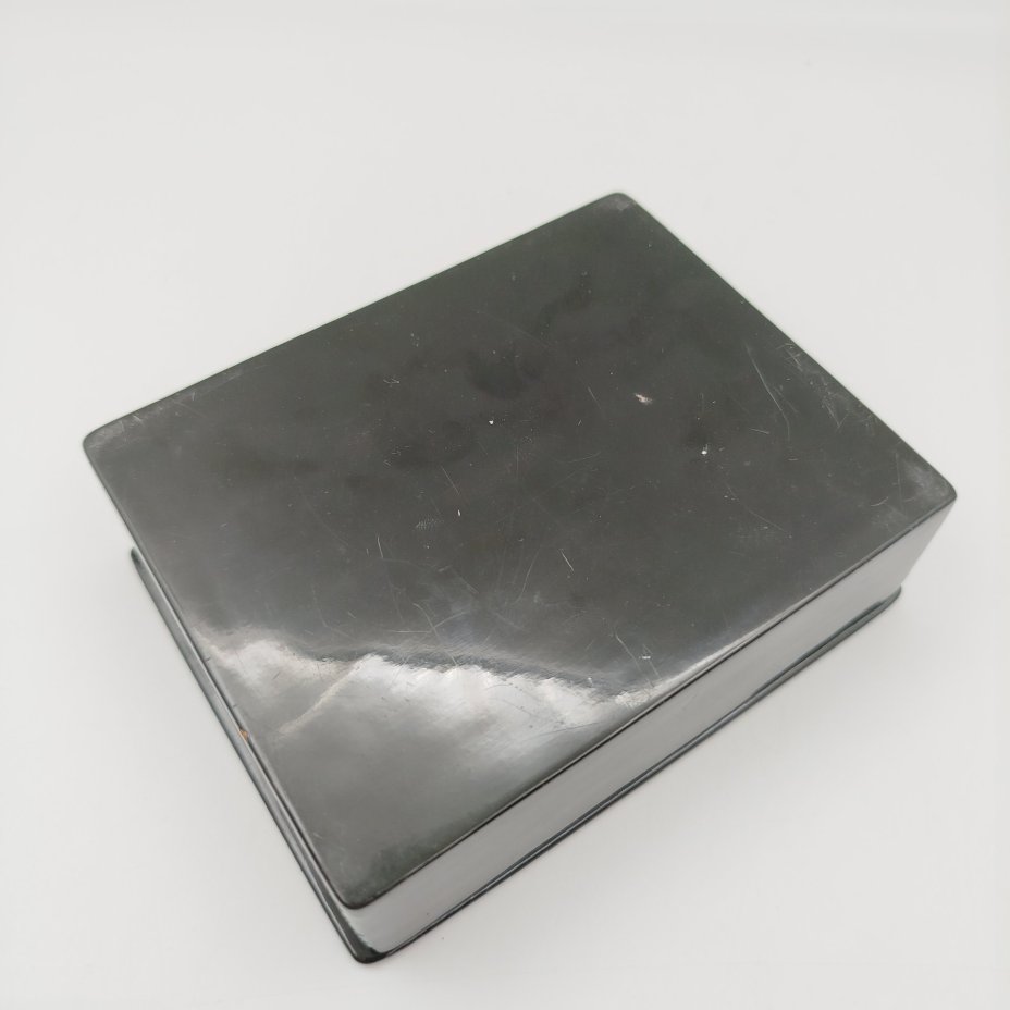 Шкатулка лаковая, украшенная лесным пейзажем