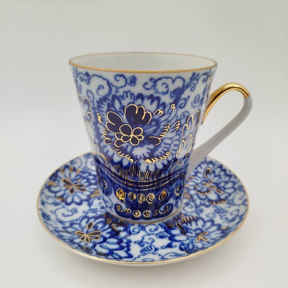 Пара чайная с декором в виде вазона и цветов в синей гамме, форма бокала "Ленинградский", фарфор, деколь, золочение, Ленинградский фарфоровый завод (ЛФЗ), СССР, 1960-1970 гг.