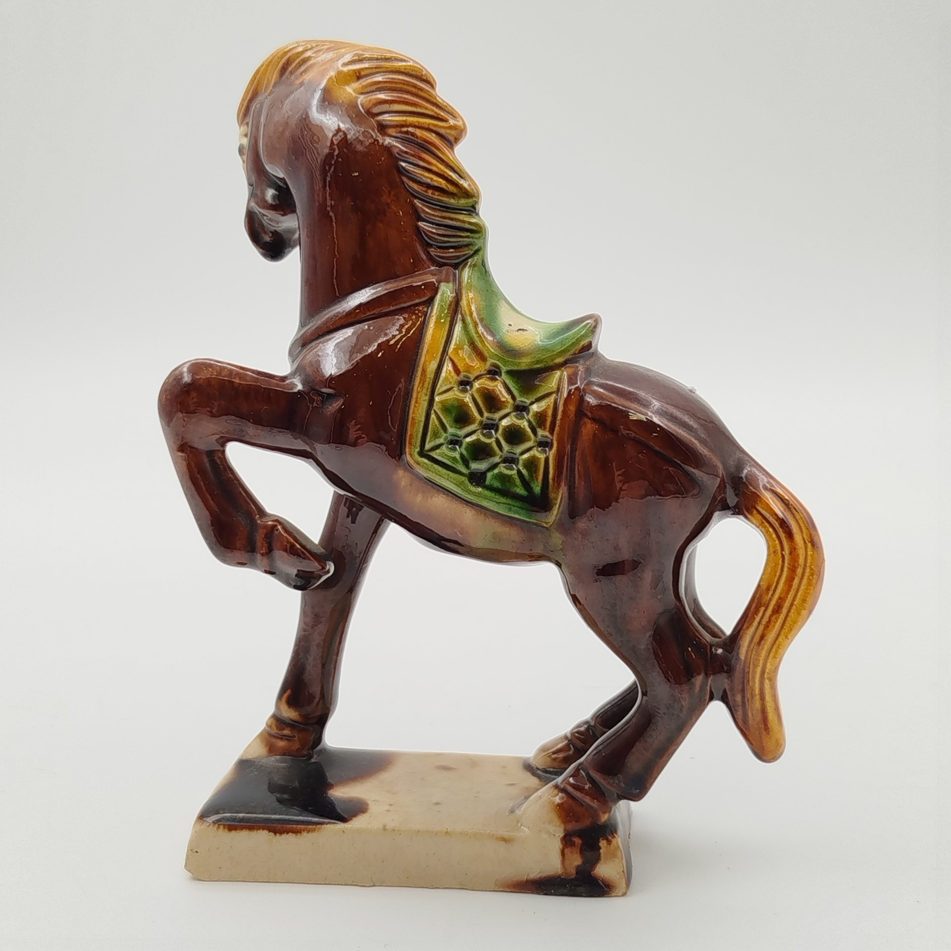 Статуэтка "Боевой конь эпохи Тан", фаянс, поливы, Китай, 1970-1990 гг.