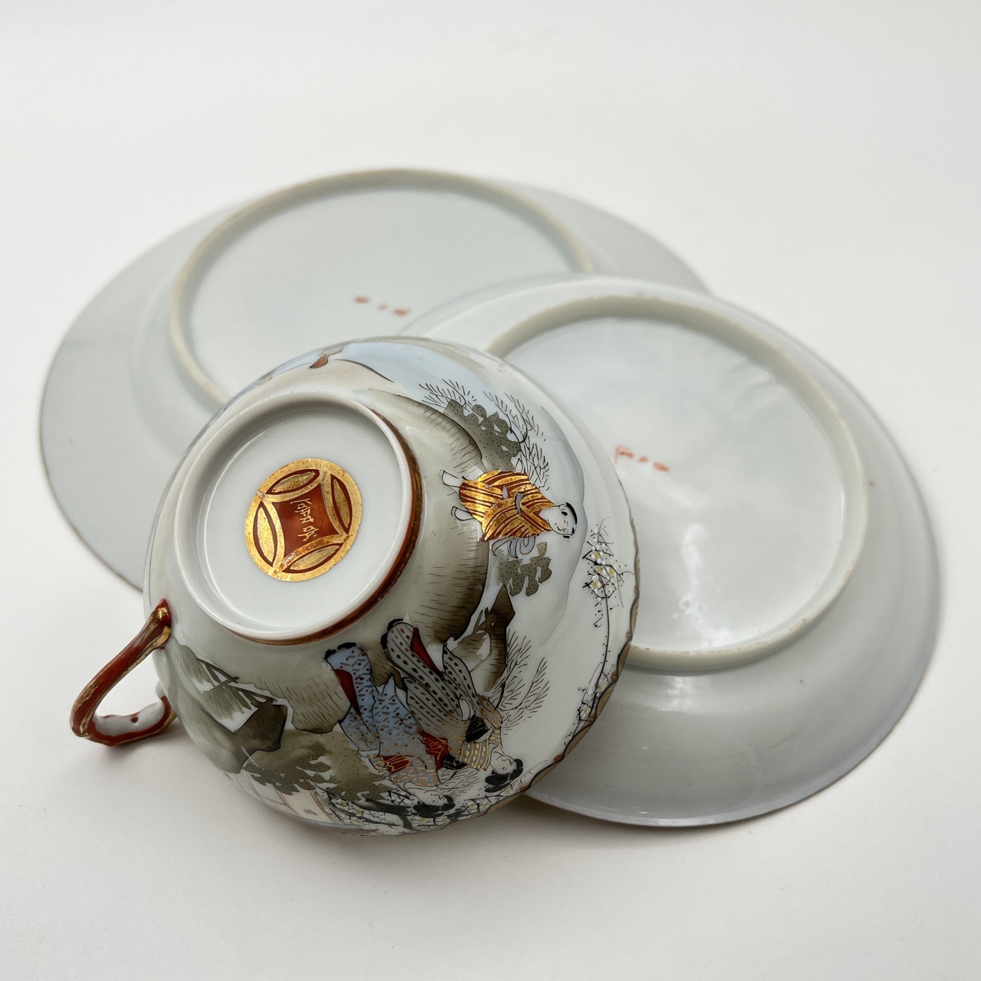 Чайное трио "Прогулка гейш ранней весной", фарфор, роспись, золочение, Япония, 1920-1950 гг.