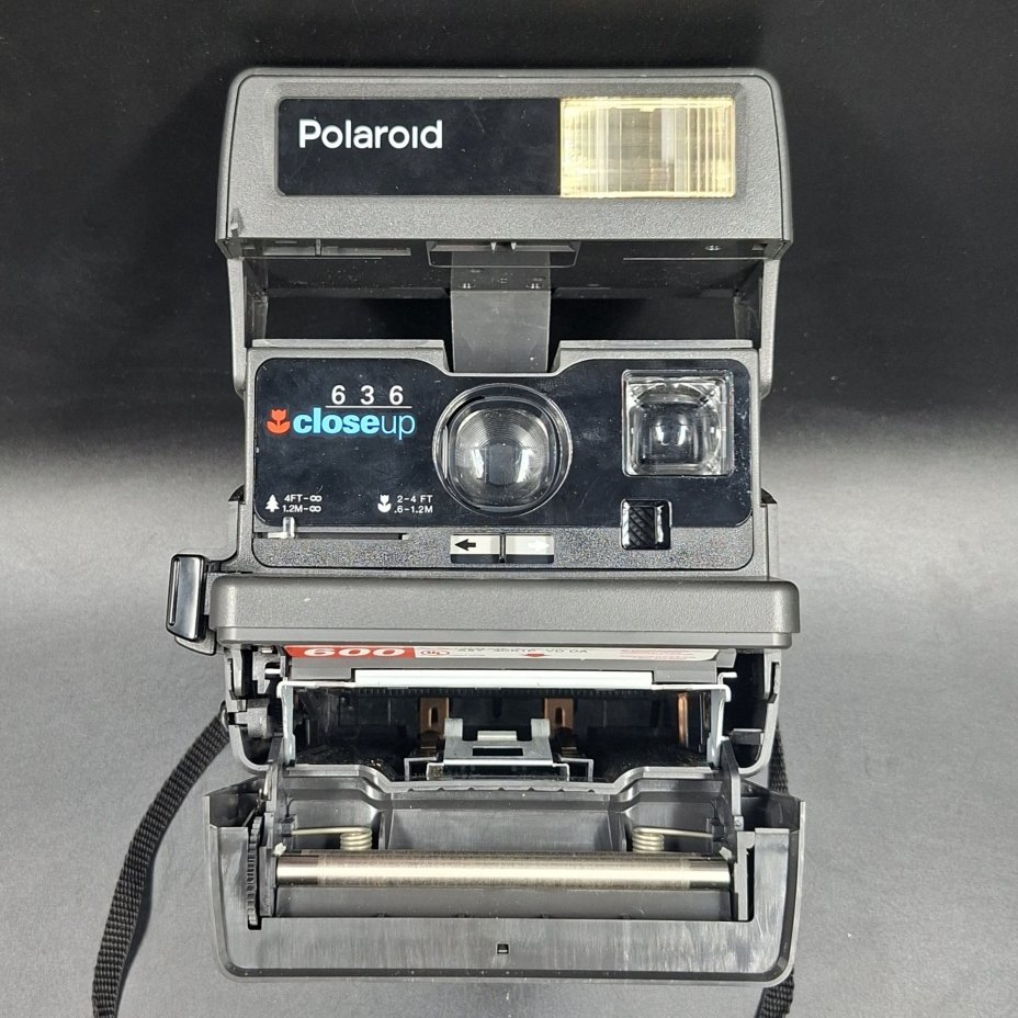 Фотоаппарат мгновенной печати "Polaroid 636 Close Up" в оригинальной коробке, пластик, картон, Polaroid, Великобритания, 1990-1994 гг.