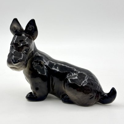 Статуэтка "Скотч-терьер", скульптор П.П. Веселов, фарфор, аэрография, Ленинградский фарфоровый завод (ЛФЗ), СССР, 1986-1991 гг.