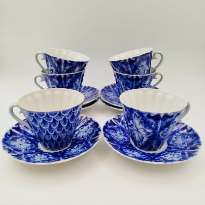 Набор из шести чайных пар формы "Лучистая" с синим цветочным декором( в подборе),, фарфор, деколь, Ленинградский фарфоровый завод (ЛФЗ), СССР, 1970-1990 гг.