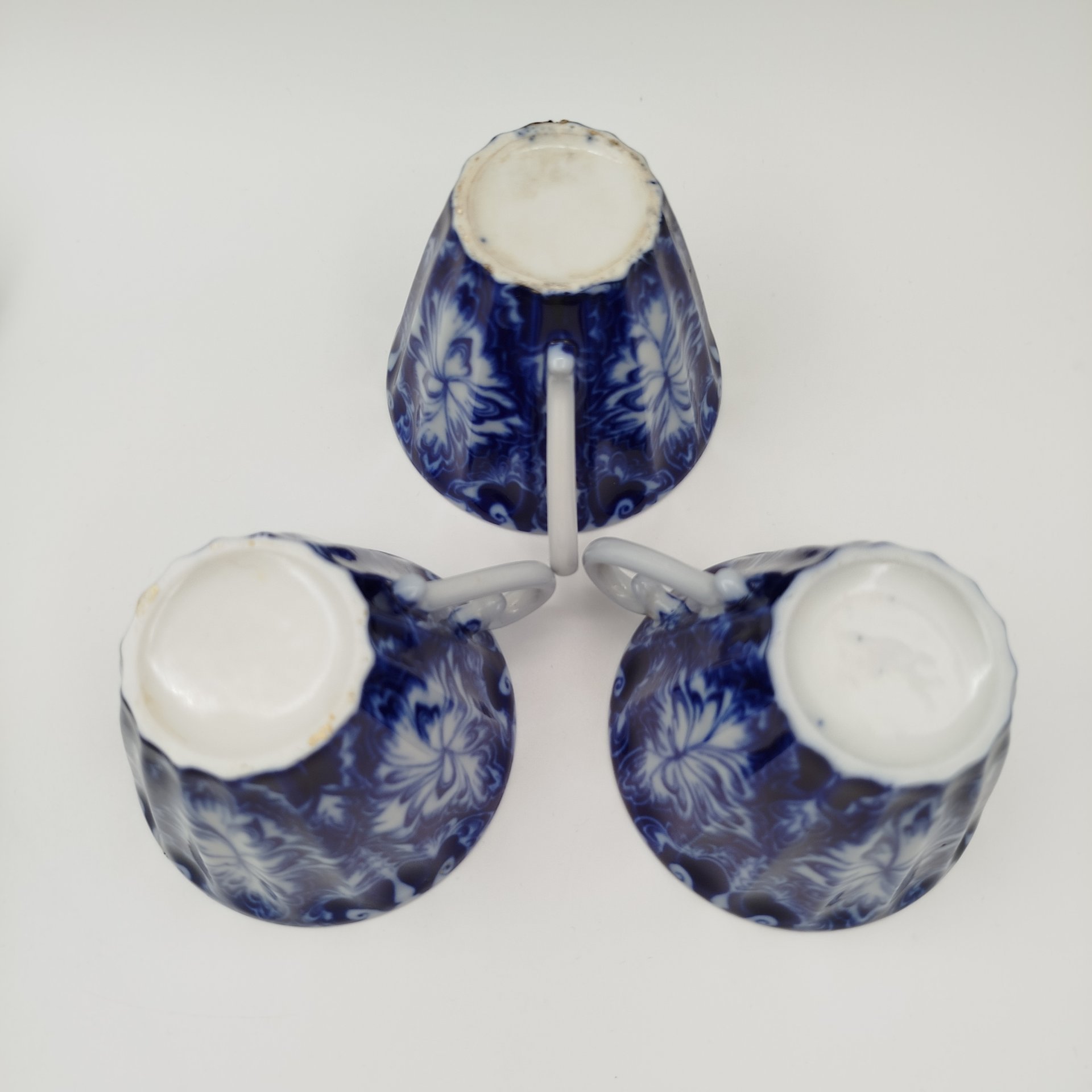 Набор из шести чайных пар формы "Лучистая" с синим цветочным декором( в подборе),, фарфор, деколь, Ленинградский фарфоровый завод (ЛФЗ), СССР, 1970-1990 гг.