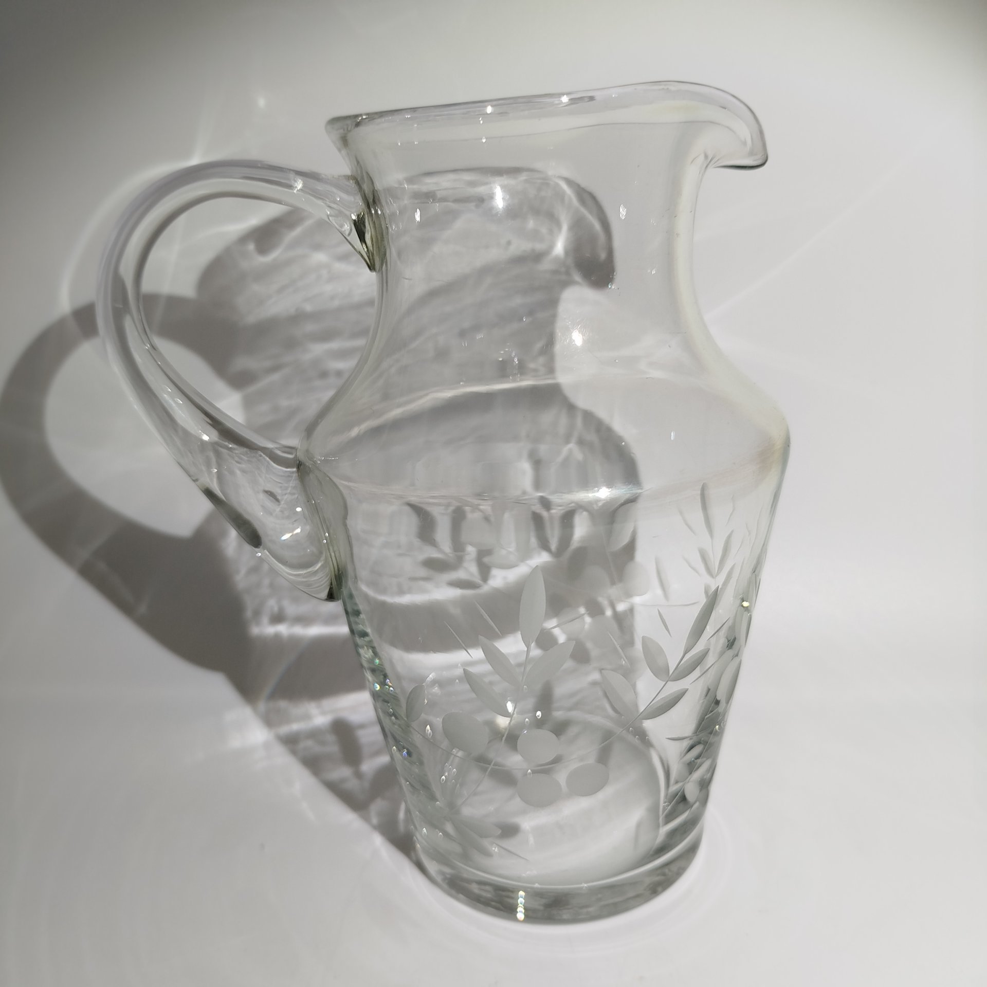 Кувшин с декором в виде веточек, стекло, алмазная грань, СССР, 1970-1990 гг.
