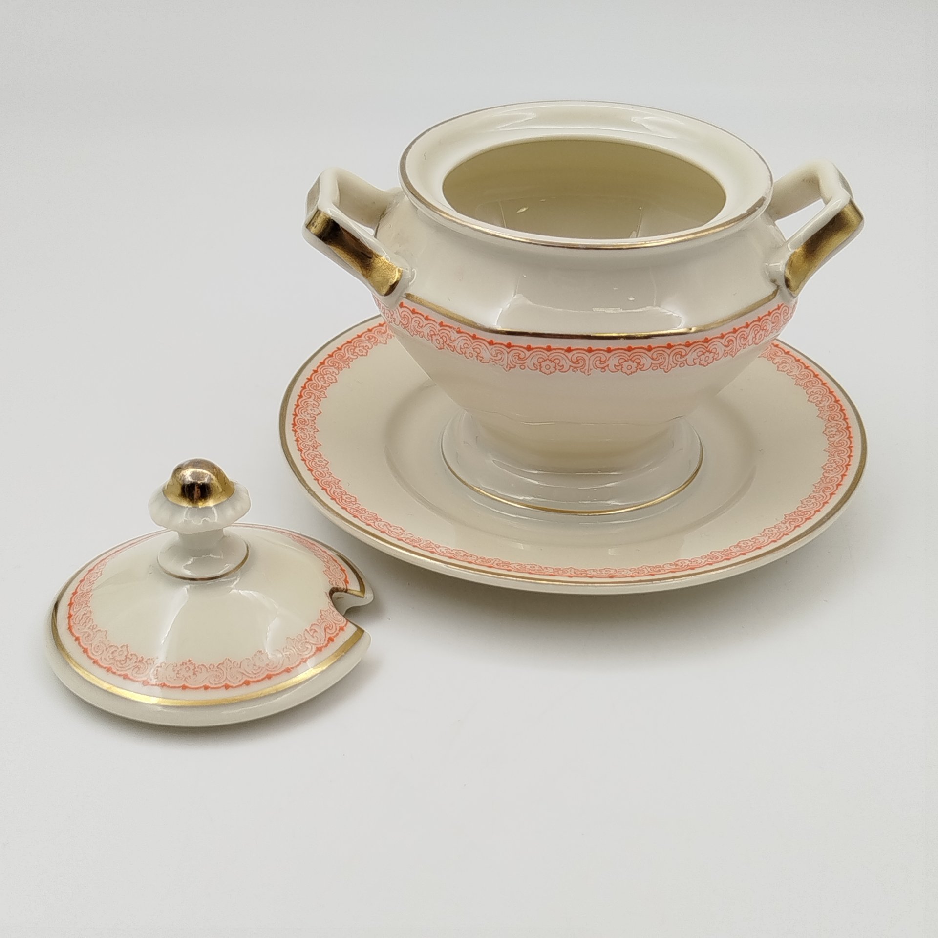 Горчичница, украшенная растительным орнаментом, фарфор, деколь, золочение, Rosenthal (Розенталь), Германия, 1940-1941 гг.