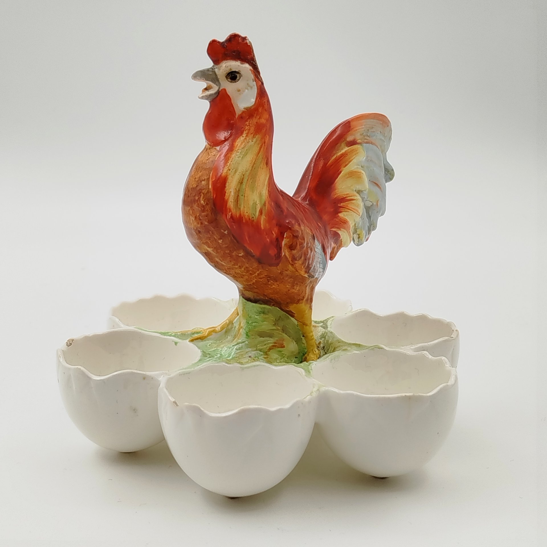 Пашотница (подставка для яиц) с фигуркой петуха, фабрика "Max Roesler"
