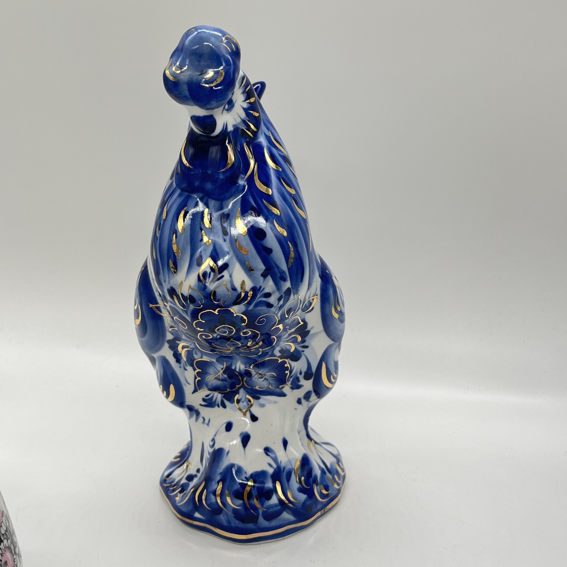 Статуэтка "Петух" с расписным декором, Гжель, фарфор, роспись, Россия, 1990-2010 гг.