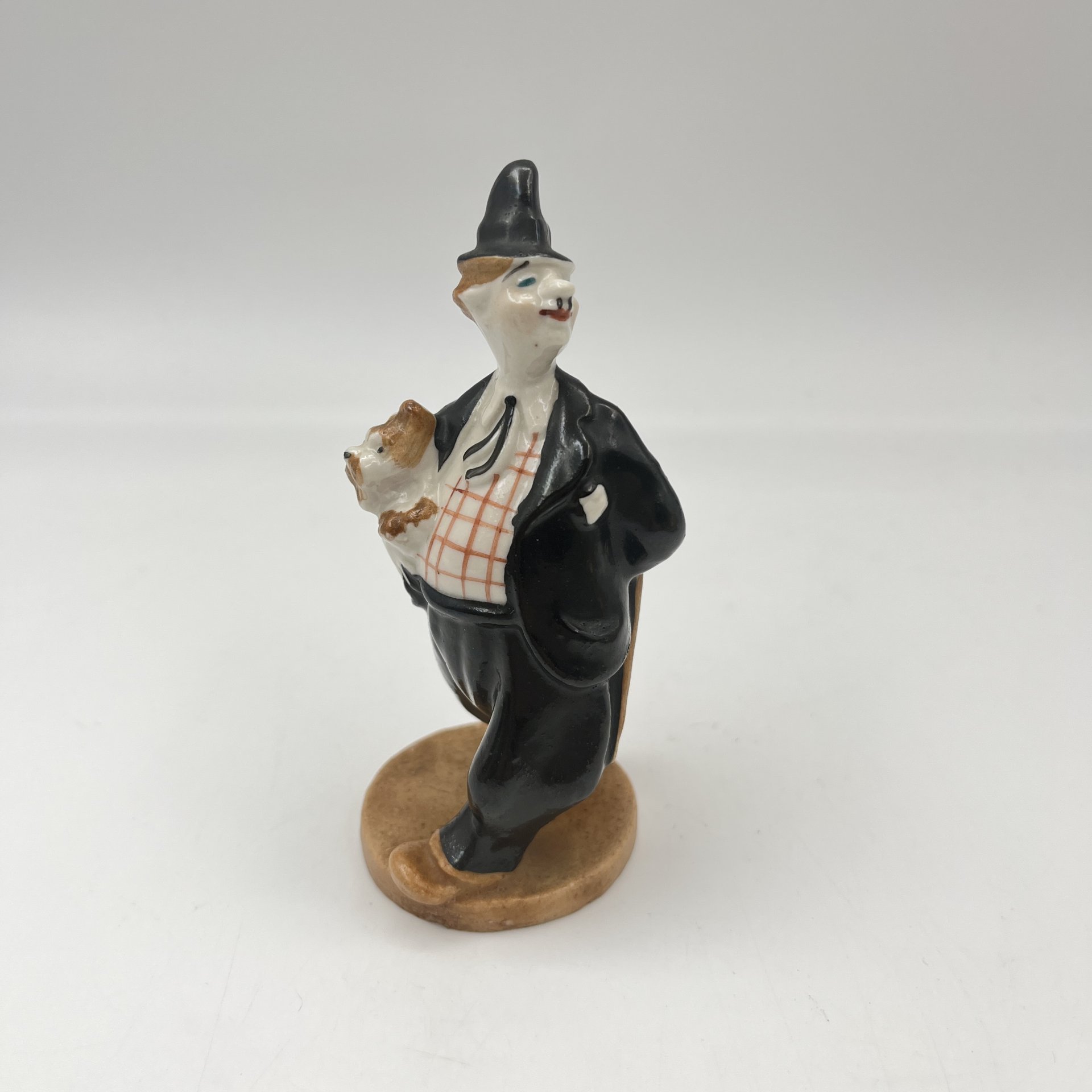 Статуэтка "Клоун Карандаш", автор Г. А. В. Траугот, фарфор, роспись, Артель «Прогресс», СССР, 1950-1960 гг.