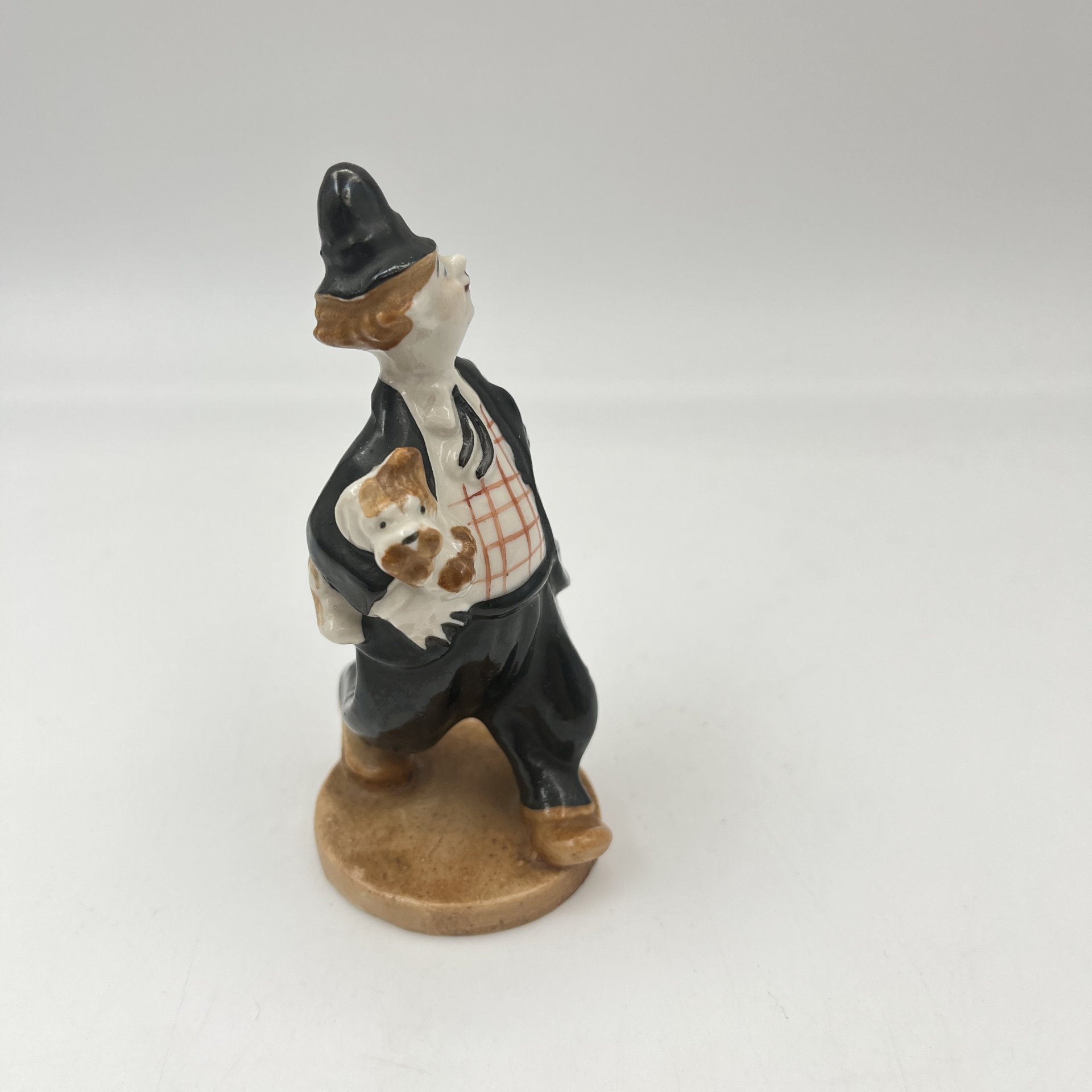 Статуэтка "Клоун Карандаш", автор Г. А. В. Траугот, фарфор, роспись, Артель «Прогресс», СССР, 1950-1960 гг.