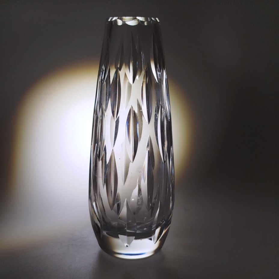 Ваза для цветов (небольшого размера) "Капелька", стекло, резьба, Гусевской хрустальный завод (Гусь-Хрустальный), СССР, 1970-1980 гг.