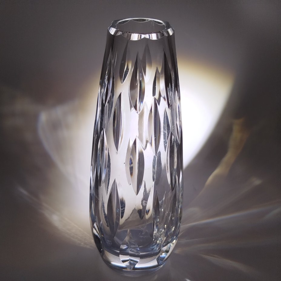 Ваза для цветов (небольшого размера) "Капелька", стекло, резьба, Гусевской хрустальный завод (Гусь-Хрустальный), СССР, 1970-1980 гг.