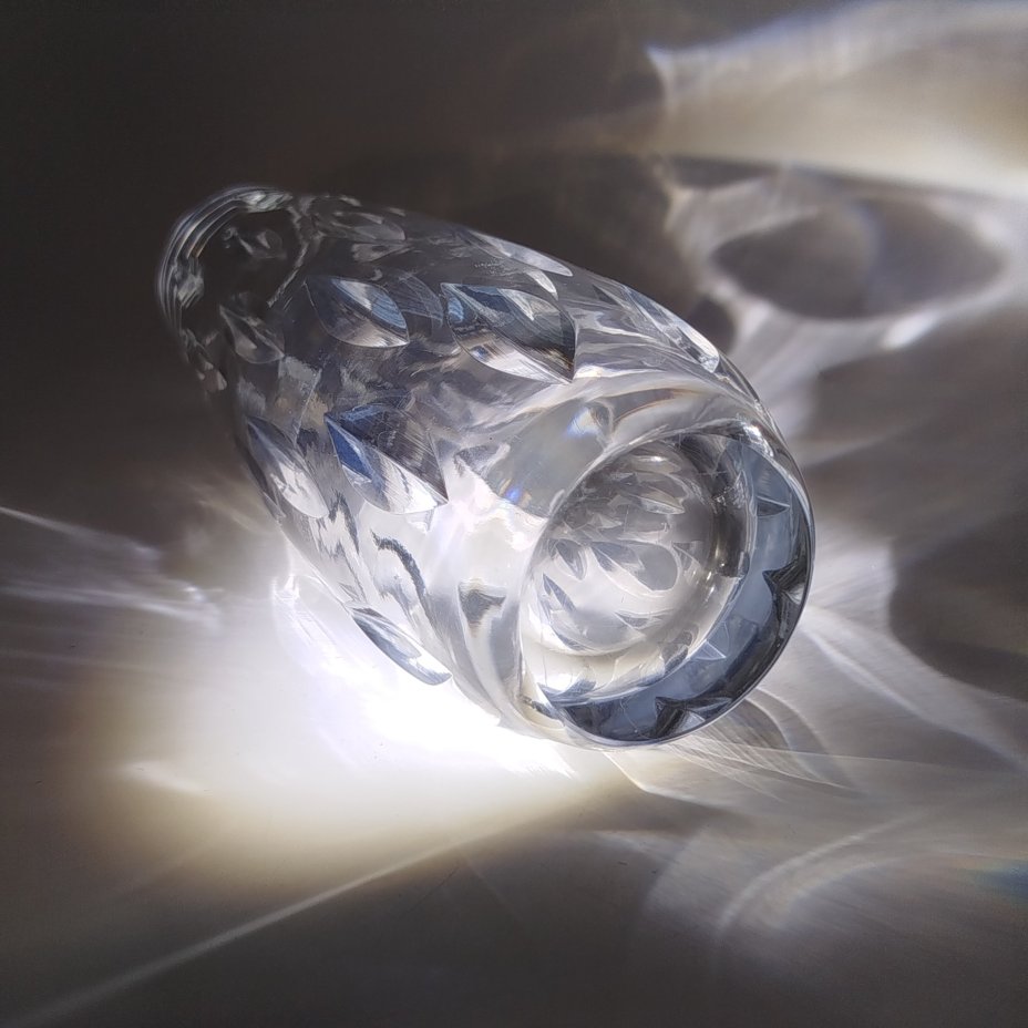 Ваза для цветов (небольшого размера) "Капелька", стекло, резьба, Гусевской хрустальный завод (Гусь-Хрустальный), СССР, 1970-1980 гг.