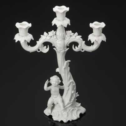 Канделябр на три свечи, стилизованный под растительный побег с путти у основания, Alka-Kunst Alboth & Kaiser, фарфор, металл, Германия, 1949-1956 гг.
