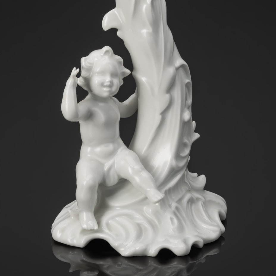 Канделябр на три свечи, стилизованный под растительный побег с путти у основания, Alka-Kunst Alboth & Kaiser