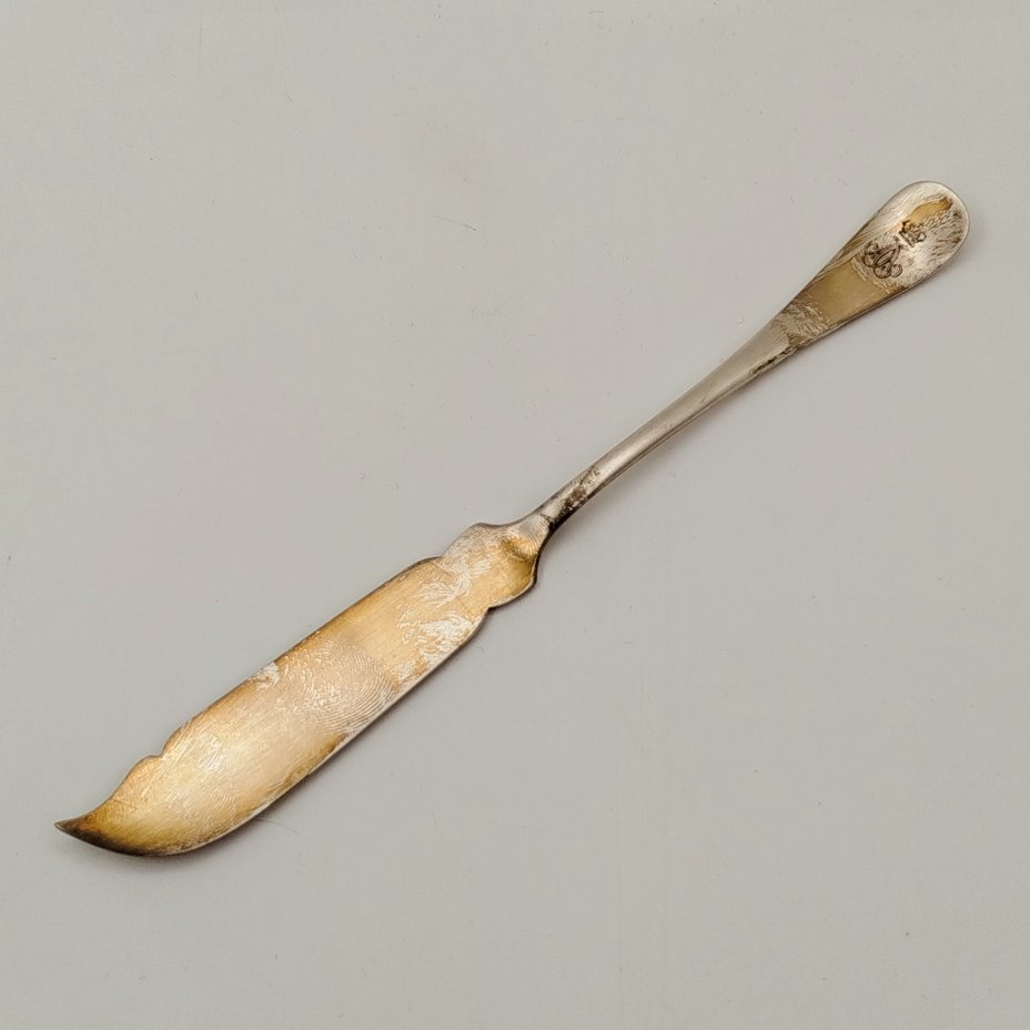 Нож для рыбы, украшенный монограммой с короной, металл, серебрение, Европа, 1890-1917 гг.