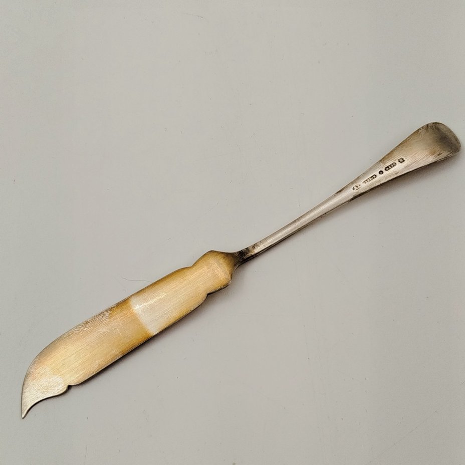 Нож для рыбы, украшенный монограммой с короной, металл, серебрение, Европа, 1890-1917 гг.