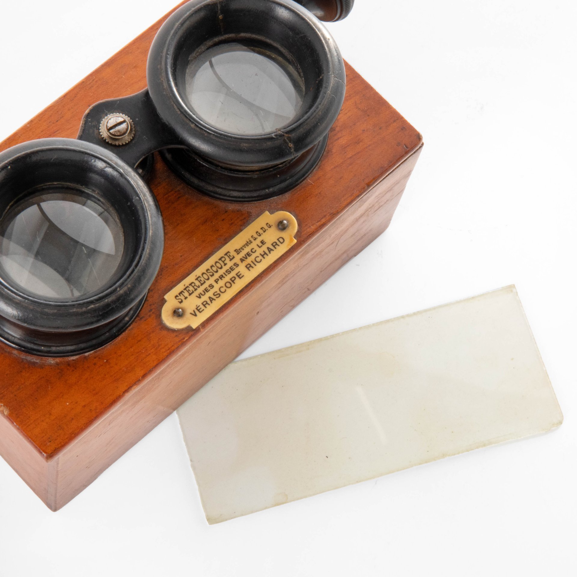 Стереоскоп винтажный "VERASCOPE RICHARD", дерево, стекло, пластик, Richard Freres (RF), Франция, 1880-1910 гг., Richard Freres (RF)