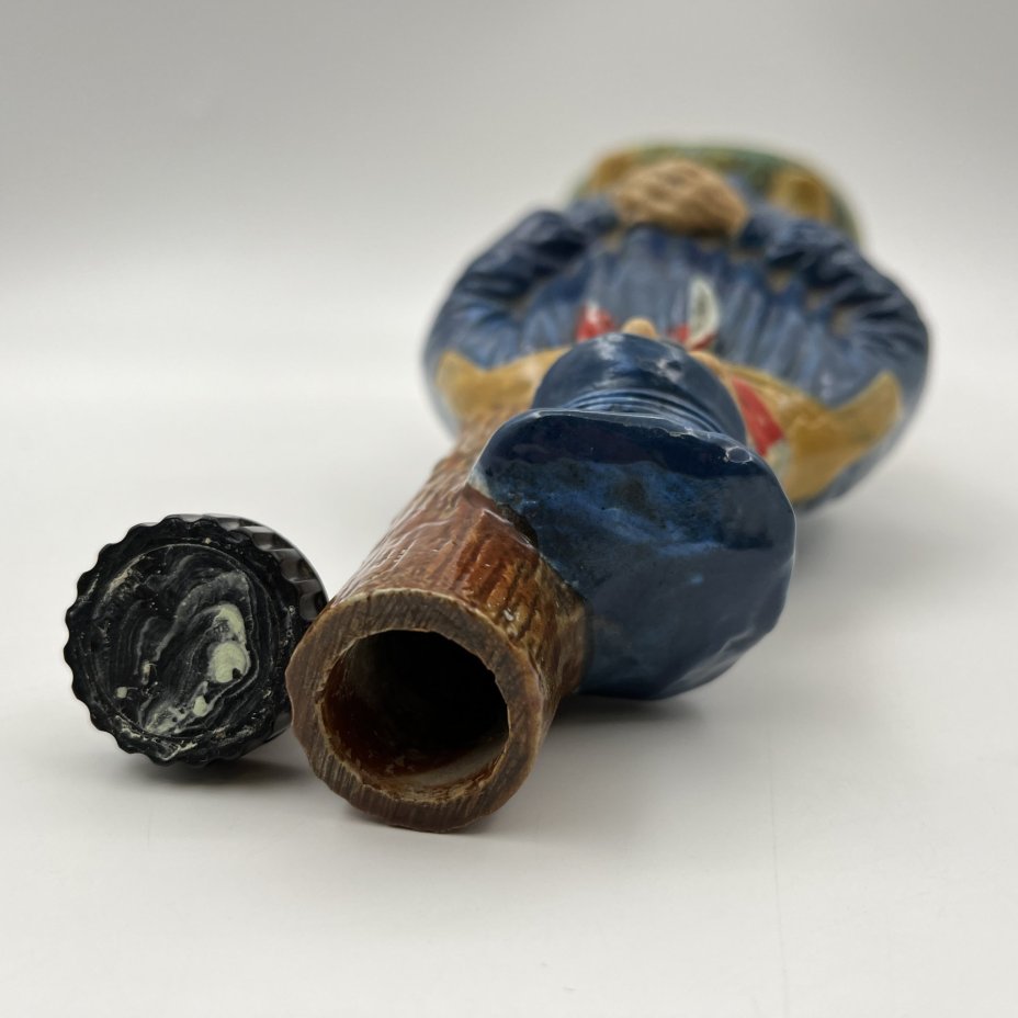 Штоф фигурный в виде мужчины в синем кафтане и фуражке, K.L.E.M.