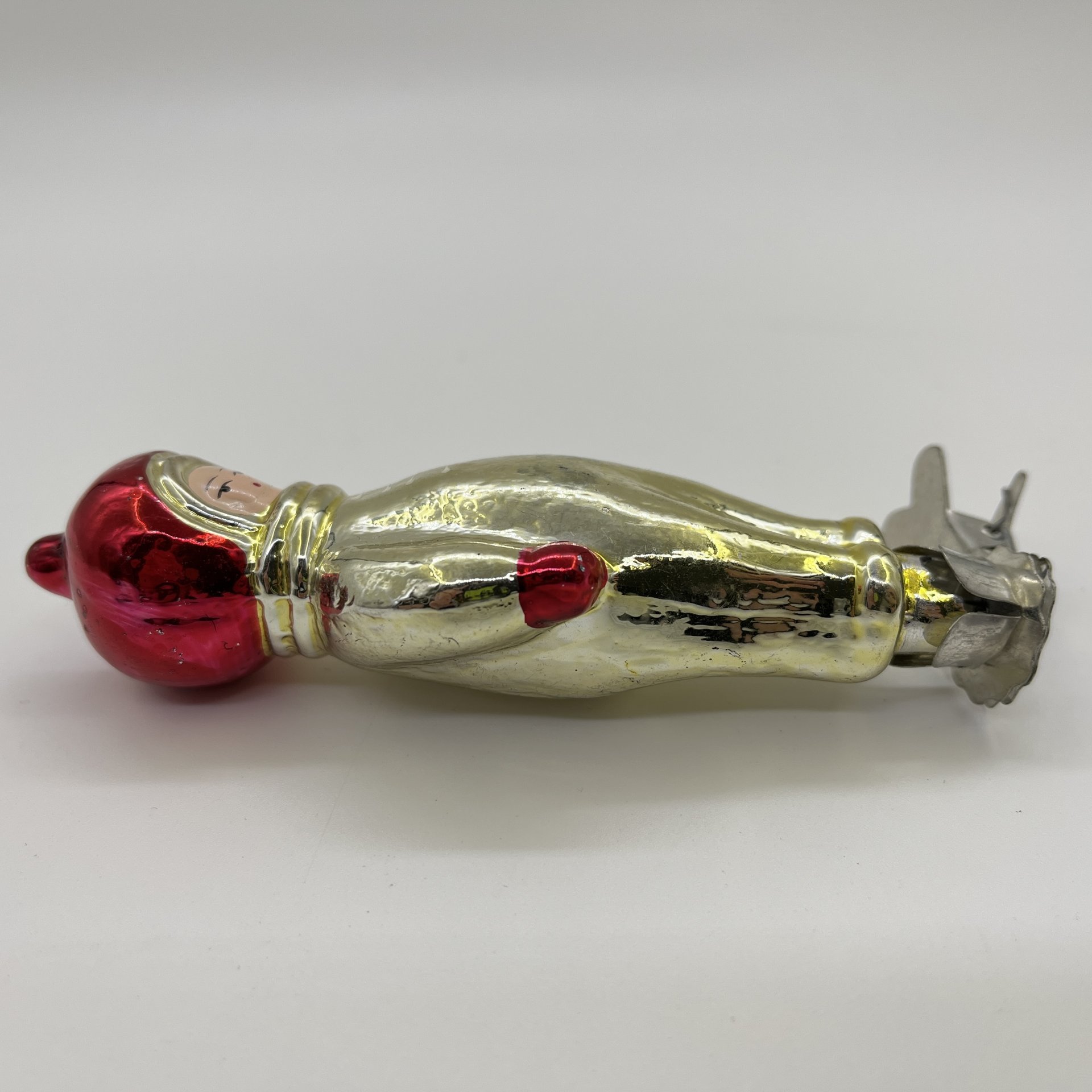 Ёлочная игрушка на прищепке "Космонавт", стекло, краска, металл, СССР, 1960-1980 гг.