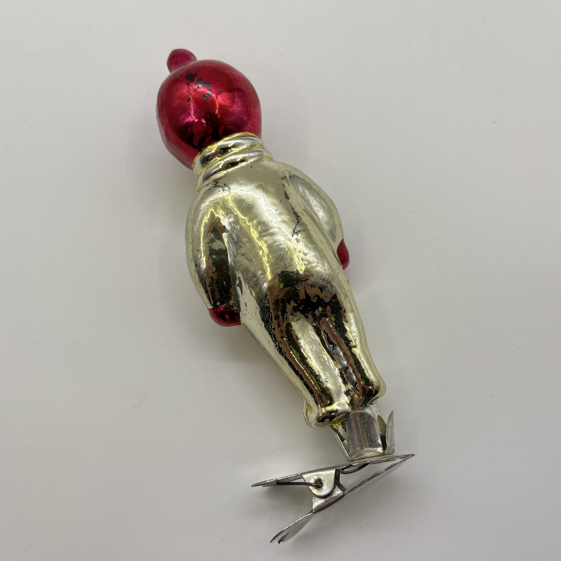 Ёлочная игрушка на прищепке "Космонавт", стекло, краска, металл, СССР, 1960-1980 гг.