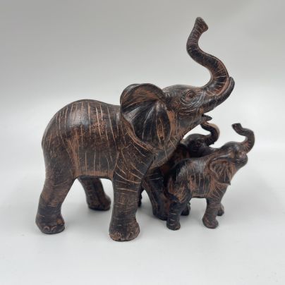 Статуэтка "Мама со слонятами", дерево, резьба, Россия, 2000-2010 гг.