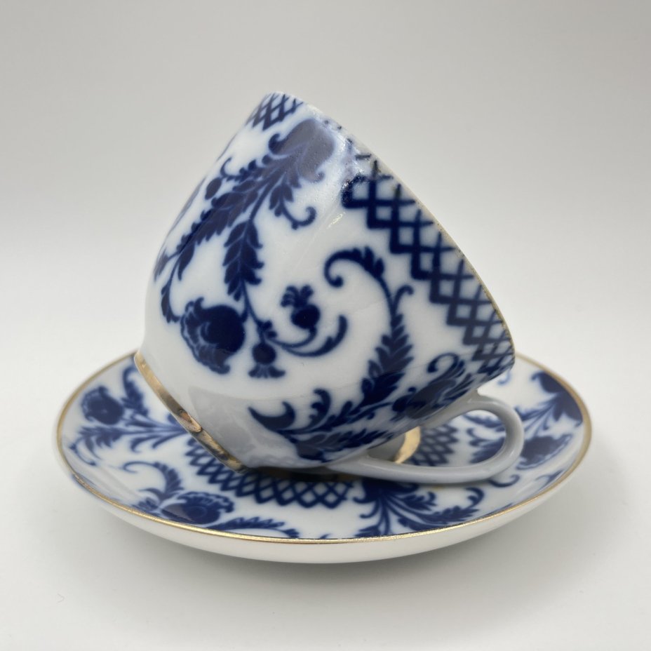 Пара чайная "Синие цветы", фарфор, деколь, золочение, Ленинградский фарфоровый завод (ЛФЗ), СССР, 1970-1986 гг.