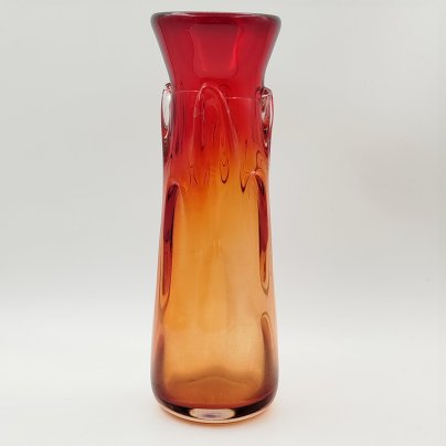 Ваза необычной формы в янтарно-красной гамме, цветное стекло, СССР, 1960-1990 гг.