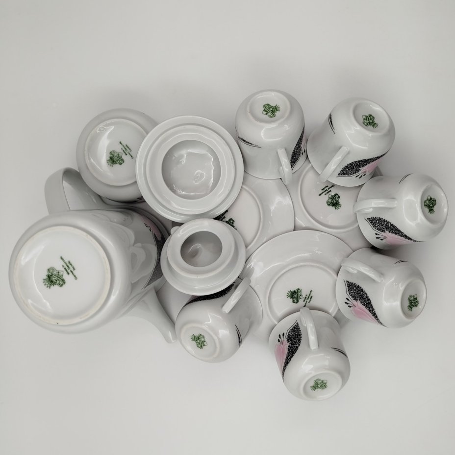 Сервиз кофейный с изображением розовых цветов, на 6 персон (15 предметов), фарфор, деколь, золочение, Graf Von Henneberg Porzellan, 1777 Jlmenau, ГДР, 1973-1977 гг.