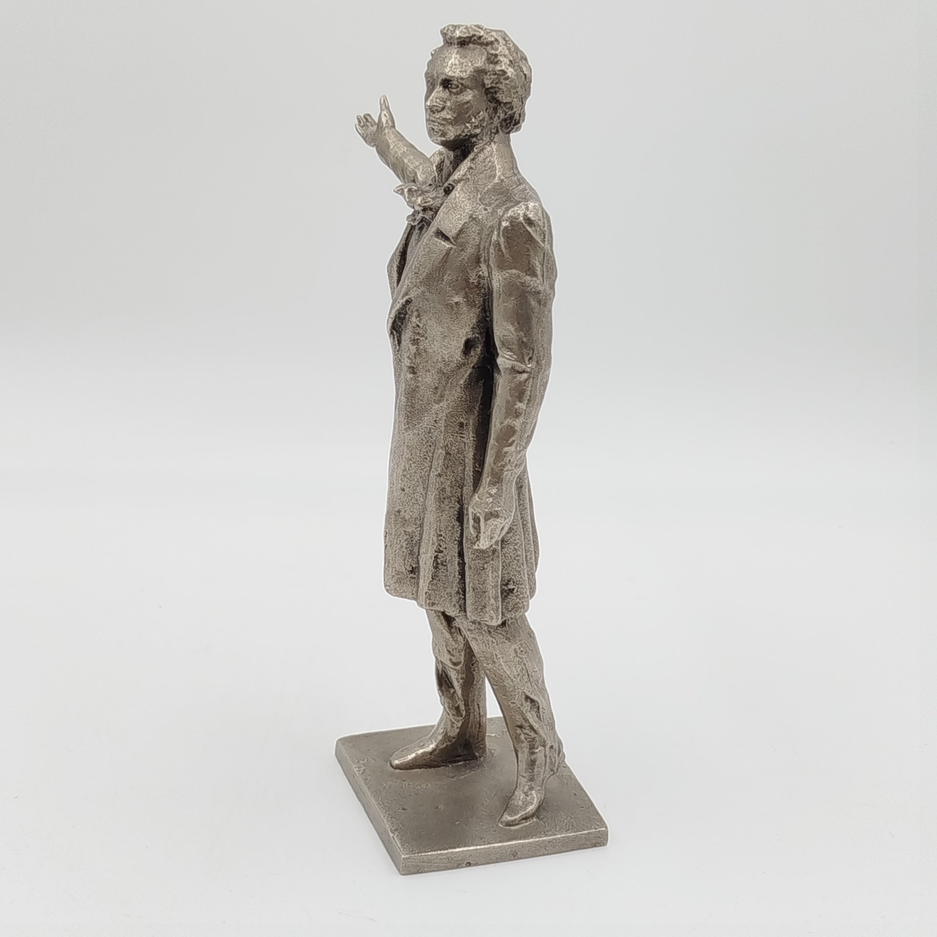 Скульптура «Памятник А.С. Пушкину», по модели скульптора М.К. Аникушина, Завод художественного литья «Монументскульптура» (ЛЗХЛ)