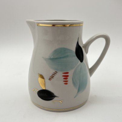 Молочник в стиле минимализм, украшенный растительным декором, фарфор, роспись, золочение, Полонский фарфоровый завод, СССР, 1960-1970 гг.