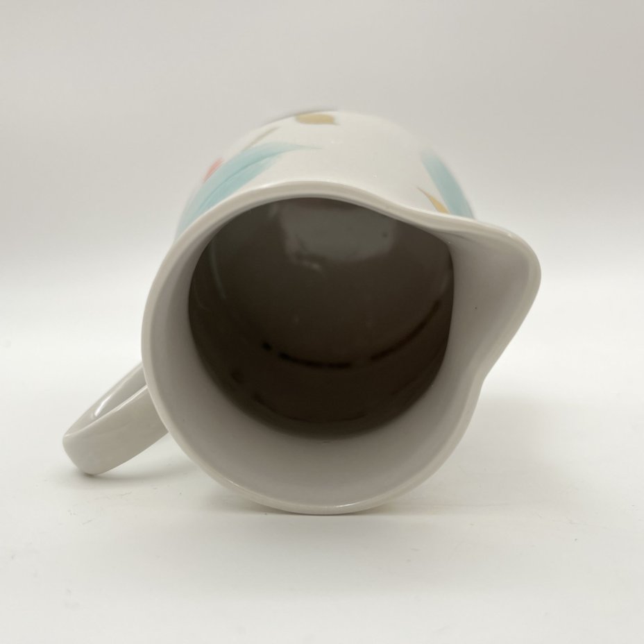 Молочник в стиле минимализм, украшенный растительным декором, фарфор, роспись, золочение, Полонский фарфоровый завод, СССР, 1960-1970 гг.