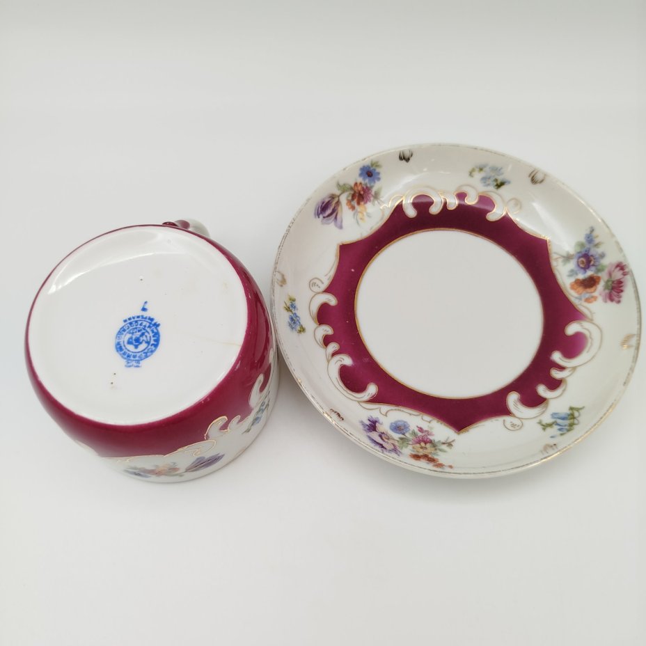 Чайная пара с цветочным декором, фарфор, крытье, деколь с дорисовкой, золочение, Дмитровский фарфоровый завод (ДФЗ Вербилки), СССР, 1917-1940 гг.