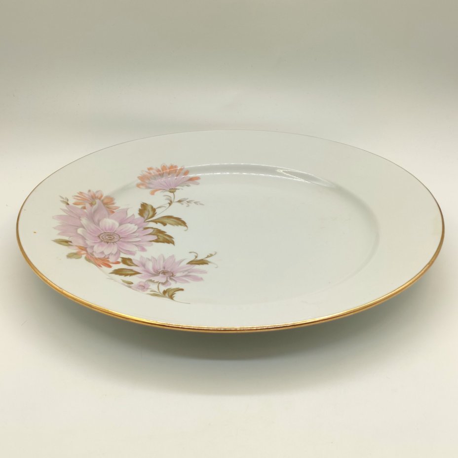 Большое сервировочное блюдо круглой формы с цветочным декором, фарфор, деколь, золочение, Дулевский фарфоровый завод (Дулёво), СССР, 1968-1991 гг.