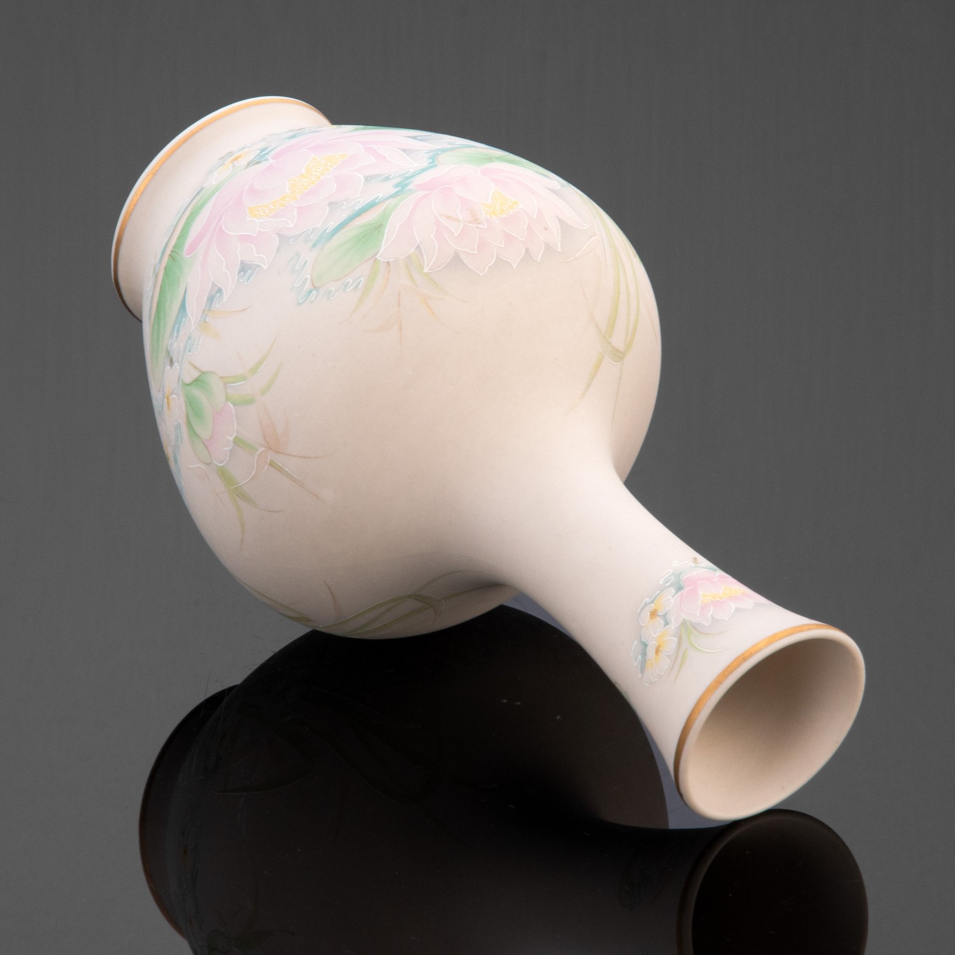 Ваза с изображением кувшинок, Porcelanas Ibis Aveiro Portugal