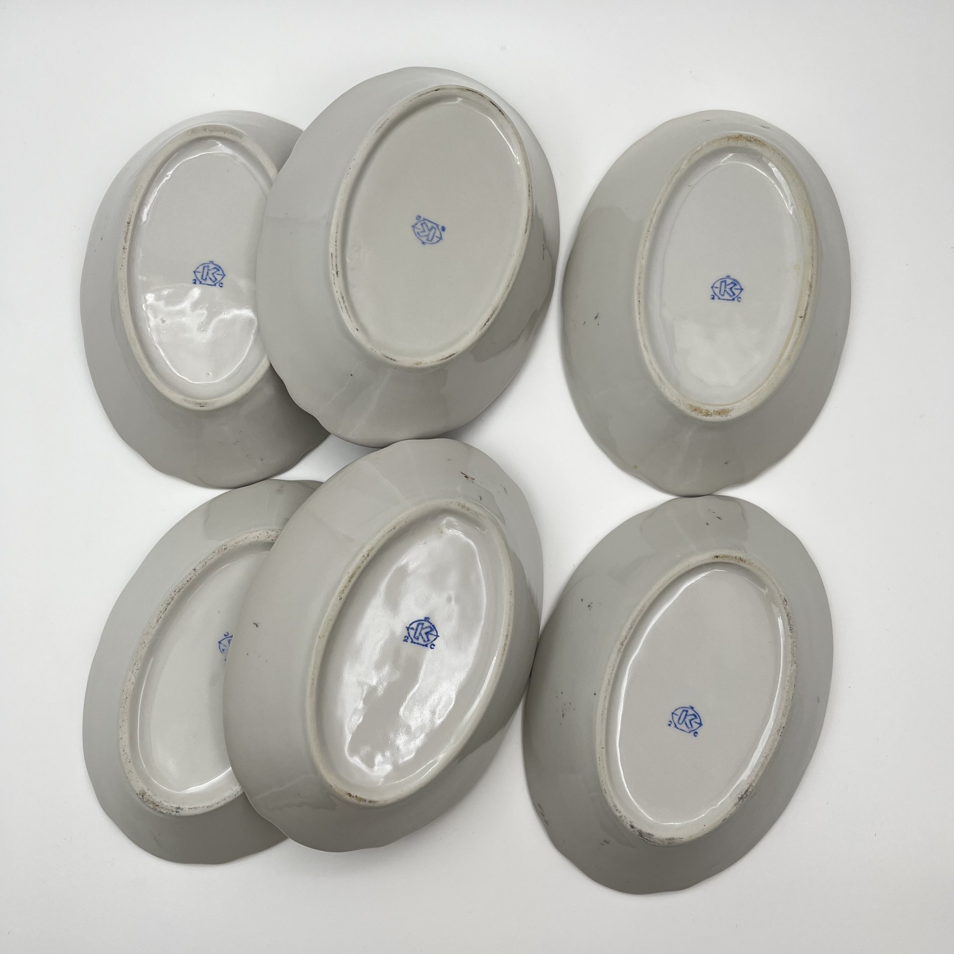 Набор из 6-ти салатников овальной формы  с цветочным декором, фарфор, деколь, золочение, Коростенский фарфоровый завод (КФЗ), СССР, 1960-1991 гг.