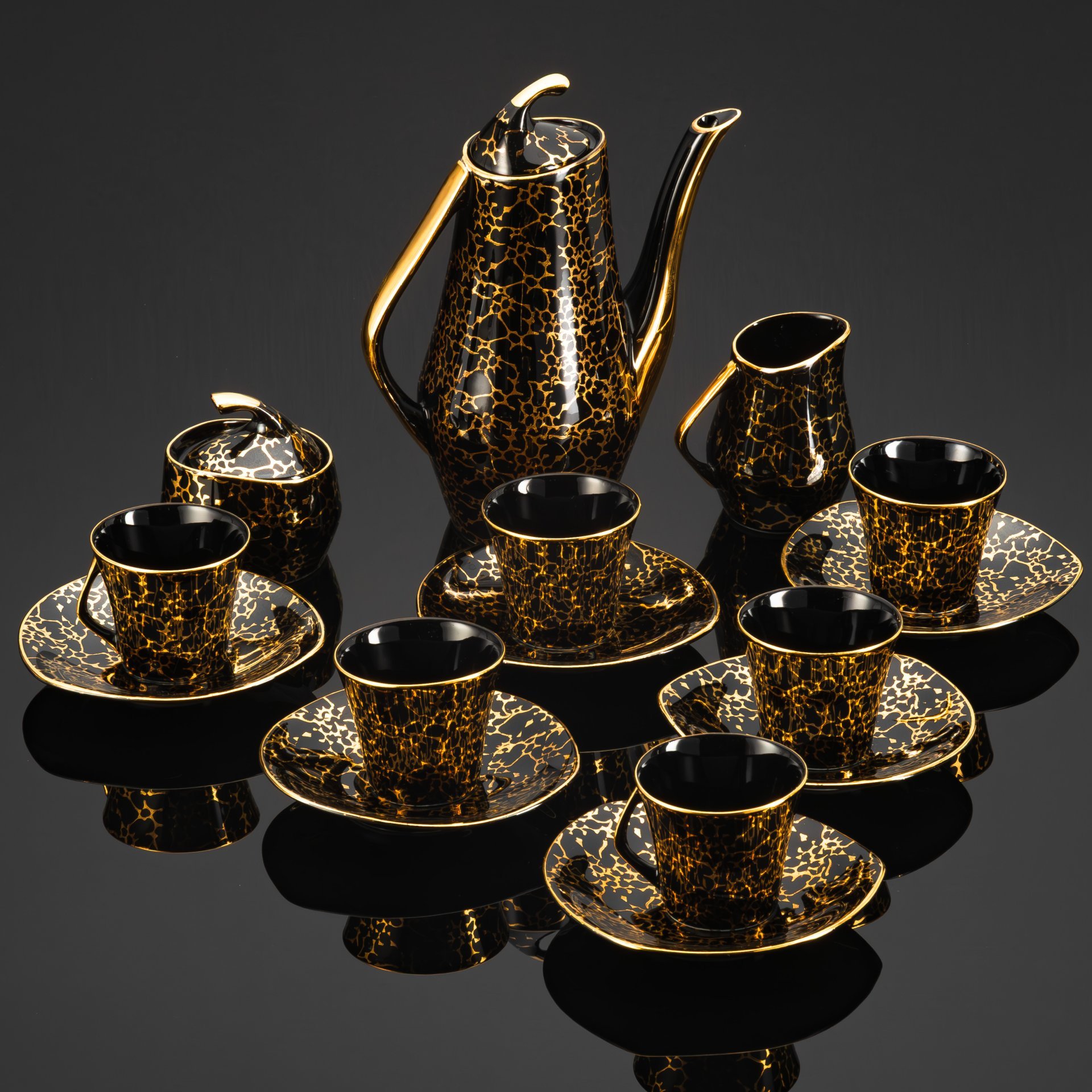 Кофейный сервиз "IZA" на 6 персон (15 предметов), автор J.Wrzesień, фарфор, крытье, золочение, Chodziez, Польша, 1950-1970 гг.