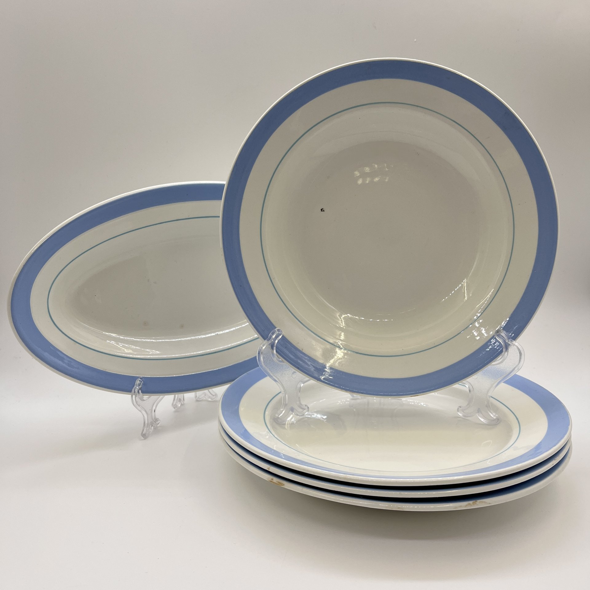 Набор из 5-ти тарелок (блюдо, суповая тарелка и 3 обеденных тарелки), в подборе, фаянс, Конаковский фаянсовый завод им. М.И. Калинина (ЗиК Конаково), СССР, 1974-1991 гг.