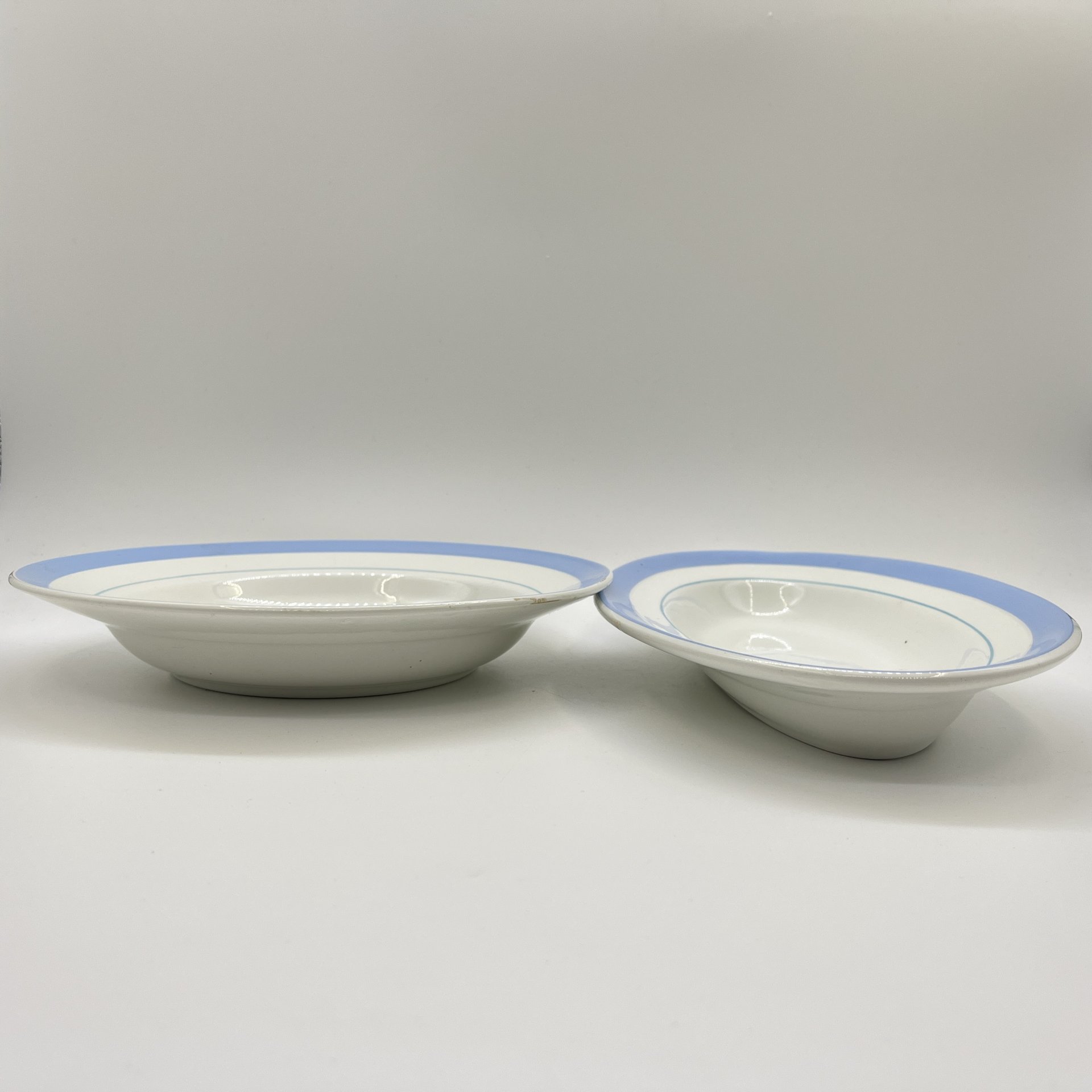 Набор из 5-ти тарелок (блюдо, суповая тарелка и 3 обеденных тарелки), в подборе, фаянс, Конаковский фаянсовый завод им. М.И. Калинина (ЗиК Конаково), СССР, 1974-1991 гг.