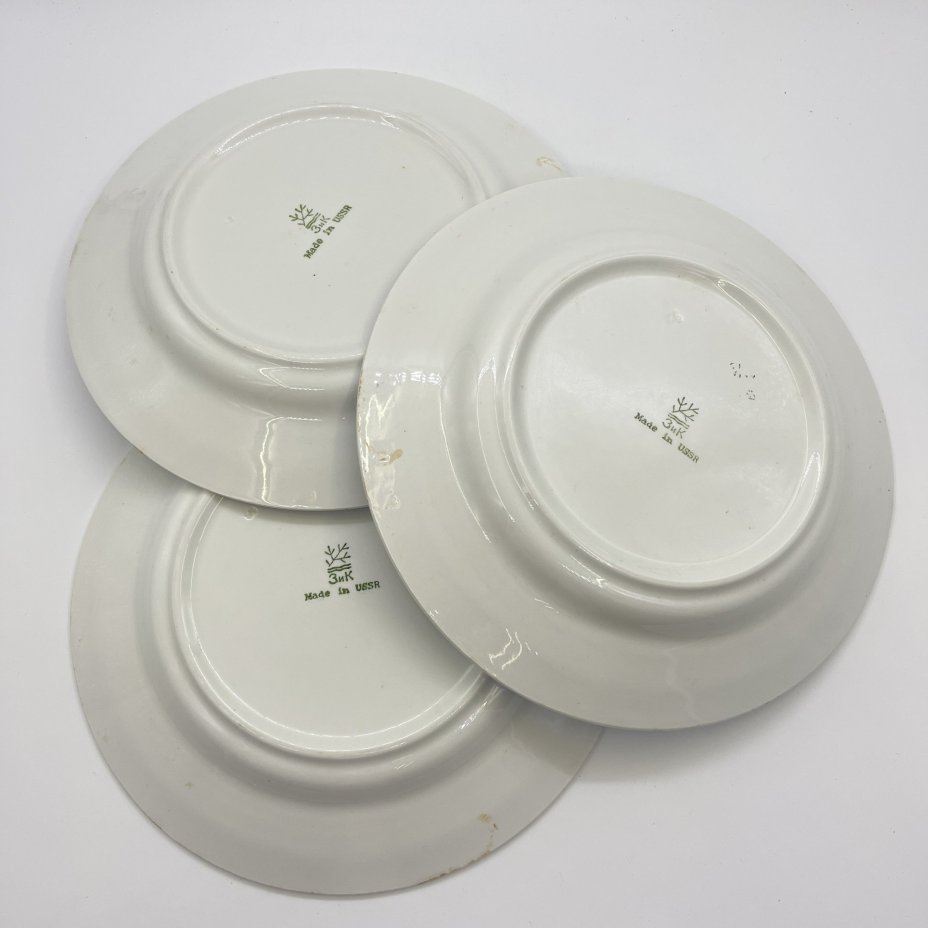 Набор из 5-ти тарелок (блюдо, суповая тарелка и 3 обеденных тарелки), в подборе, фаянс, Конаковский фаянсовый завод им. М.И. Калинина (ЗиК Конаково), СССР, 1974-1991 гг.