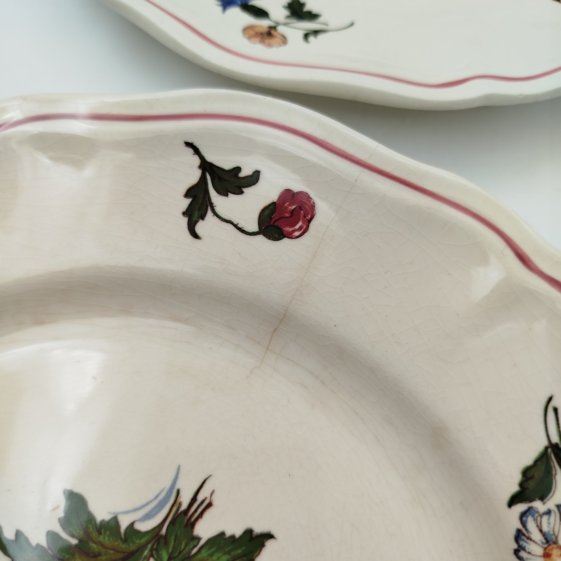 Набор из 4-х обеденных тарелок, украшенных цветочным декором, фаянс, деколь, Sarreguemines, Франция, 1980-2000 гг.